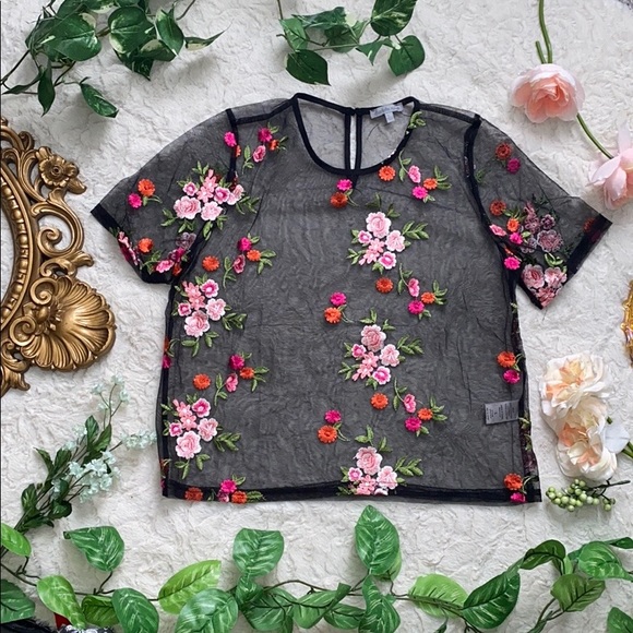 Charlotte Russe Tops - Embroidered top